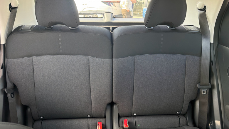 Hyundai INSTER 85kW 02 49kWh 5dr Auto Electric Hatchback